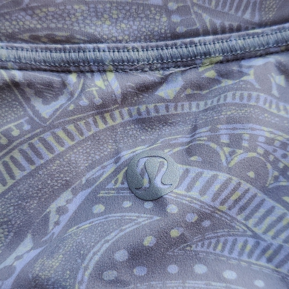 Lululemon Gray Paisley Stripe in Stride Short Sleeve Crop Top - Picture 5 of 6